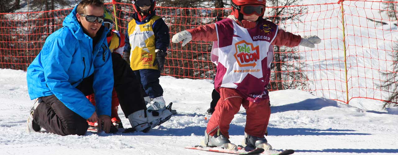 Le jardin d'enfants pour les skieurs débutants