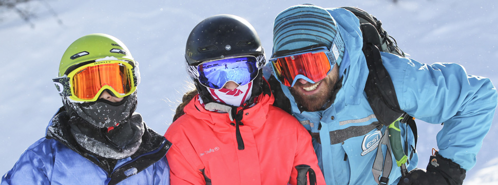 enfants en freeride avec moniteur